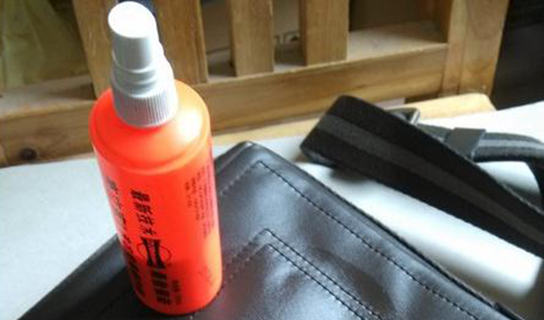 Leather conditioner for caring handbags