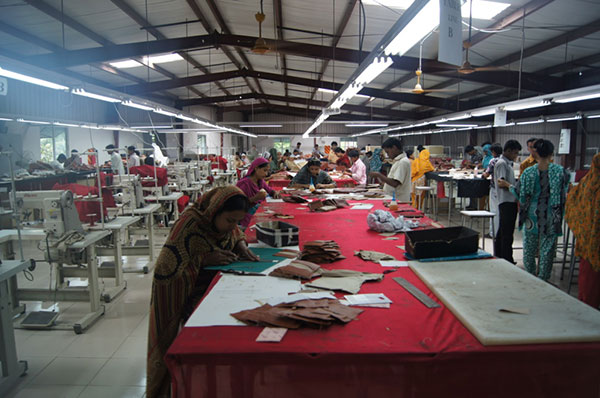 The Process of Manufacturing Leather Bags