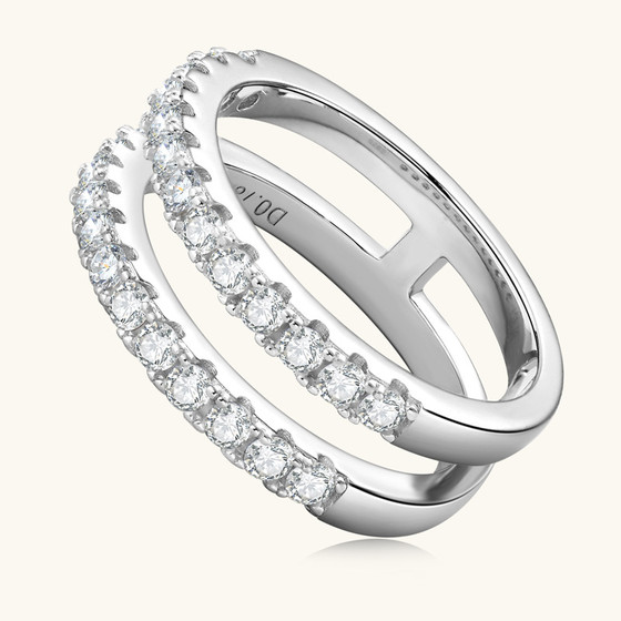 Elegant Engagement Ring Designed for a Woman's Unforgettable Moment of Love