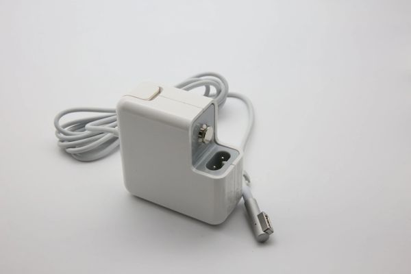 16.5v 3.65a Apple Charger (2)