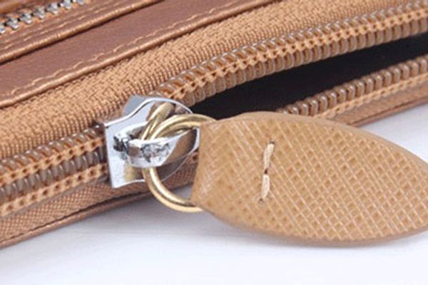 Zipper Handbag Common Problem